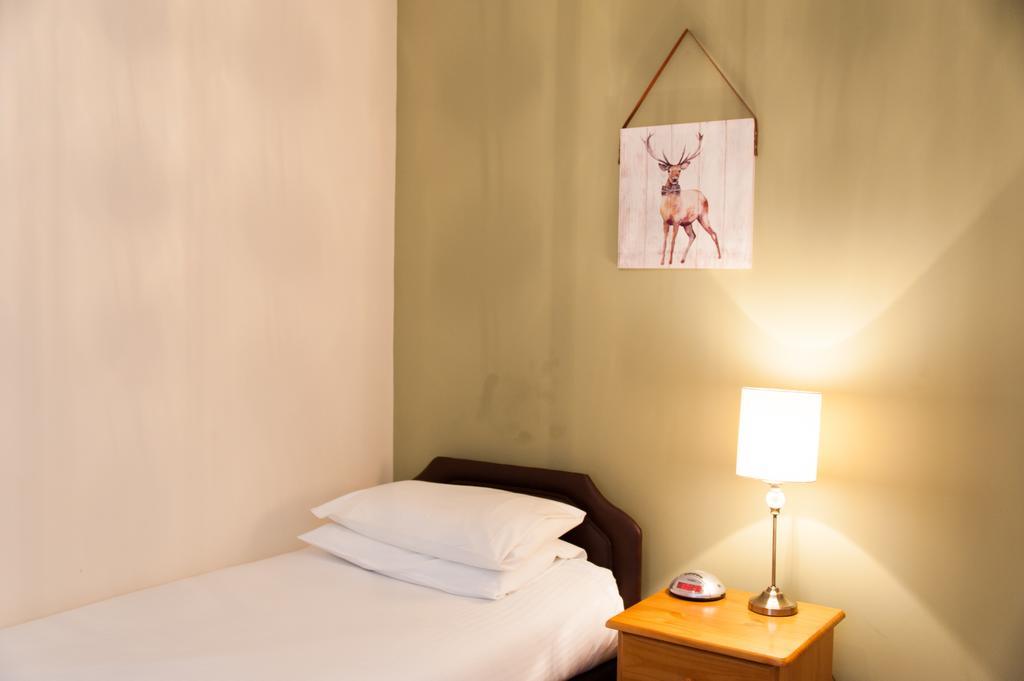 Ardross Glencairn Hotel Inverness Room photo